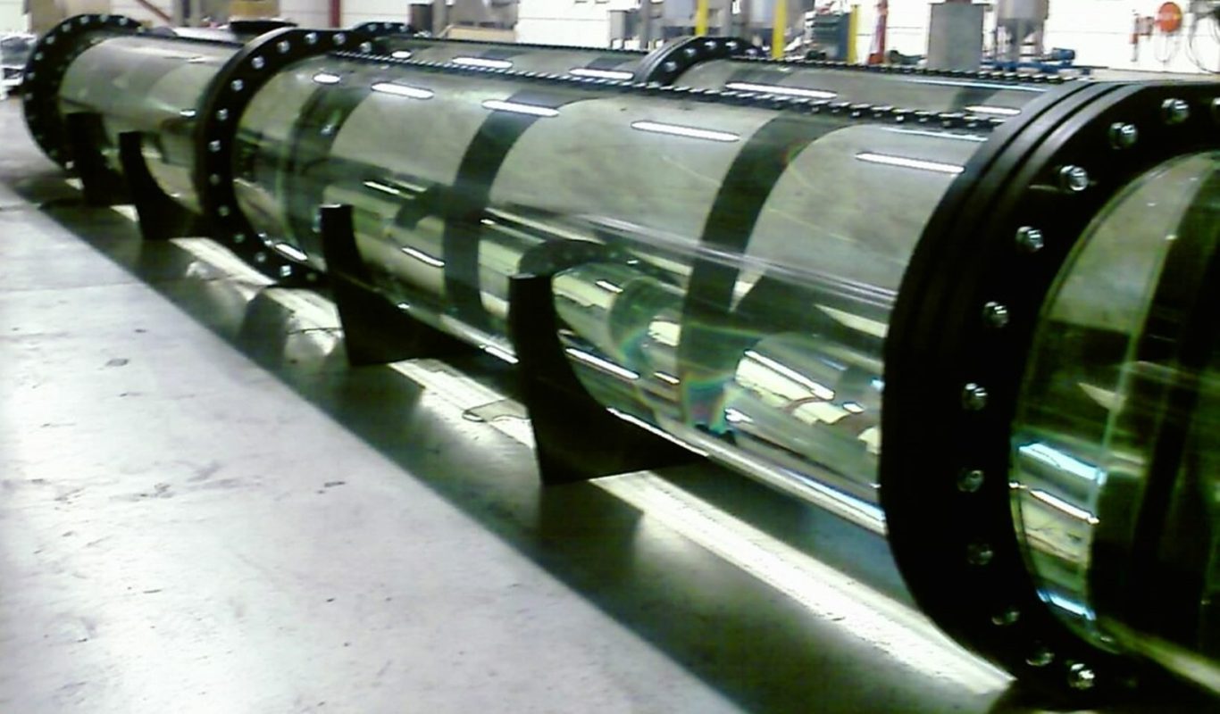 120 cm versus 20 cm - industrie wint van labschaal 1,2 meter diameter algenbuis van StikstofAlgen - de universiteiten zeiden 20 cm, Hans bouwde 120 cm en bewees dat het werkt.